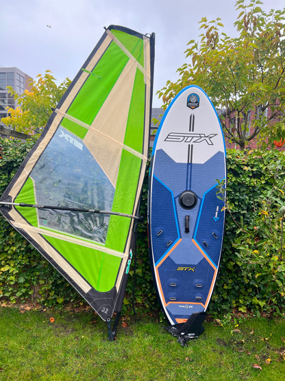 Windsurfboard met Zeil - Complete set