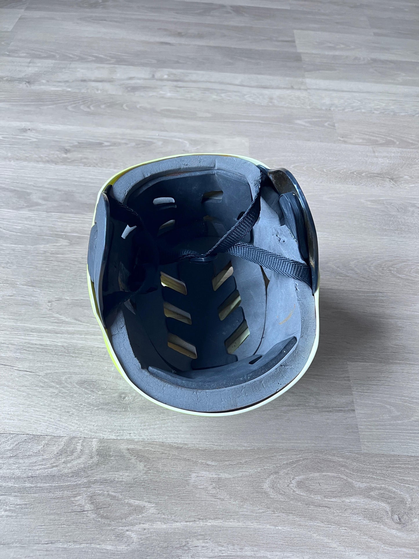 Mystic Helm S/M - Preloved