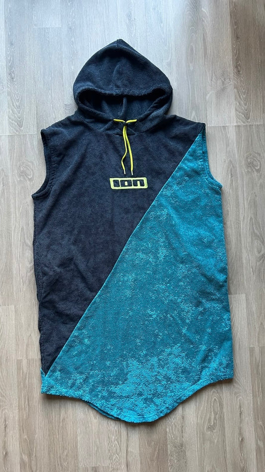 ION Poncho - Pre Loved