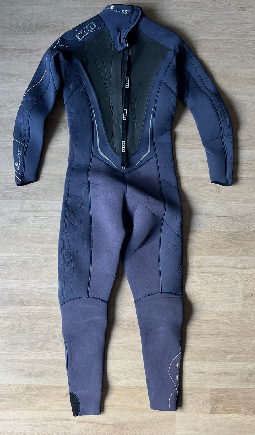 ION Suit 5/3 - Pre Loved